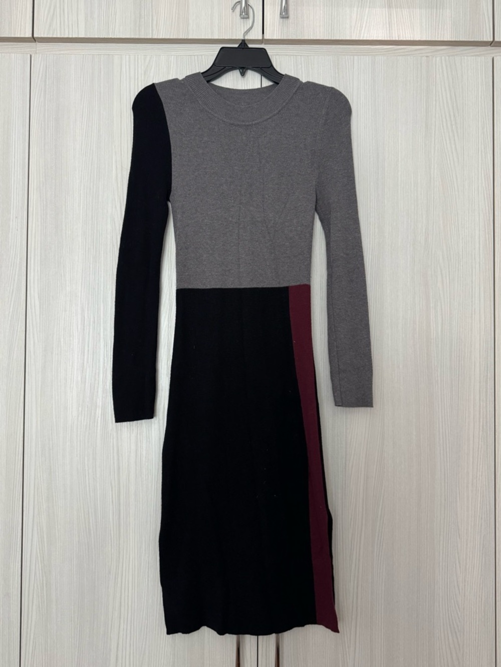 BCBGMAXAZRIA Colorblock Long Sleeve Knit Dress